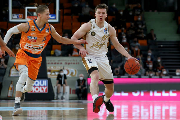 教练组在赛 教练组在赛